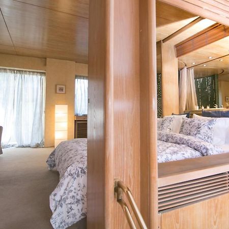 One-Of-A-Kind Athens Riviera Apartment المظهر الخارجي الصورة